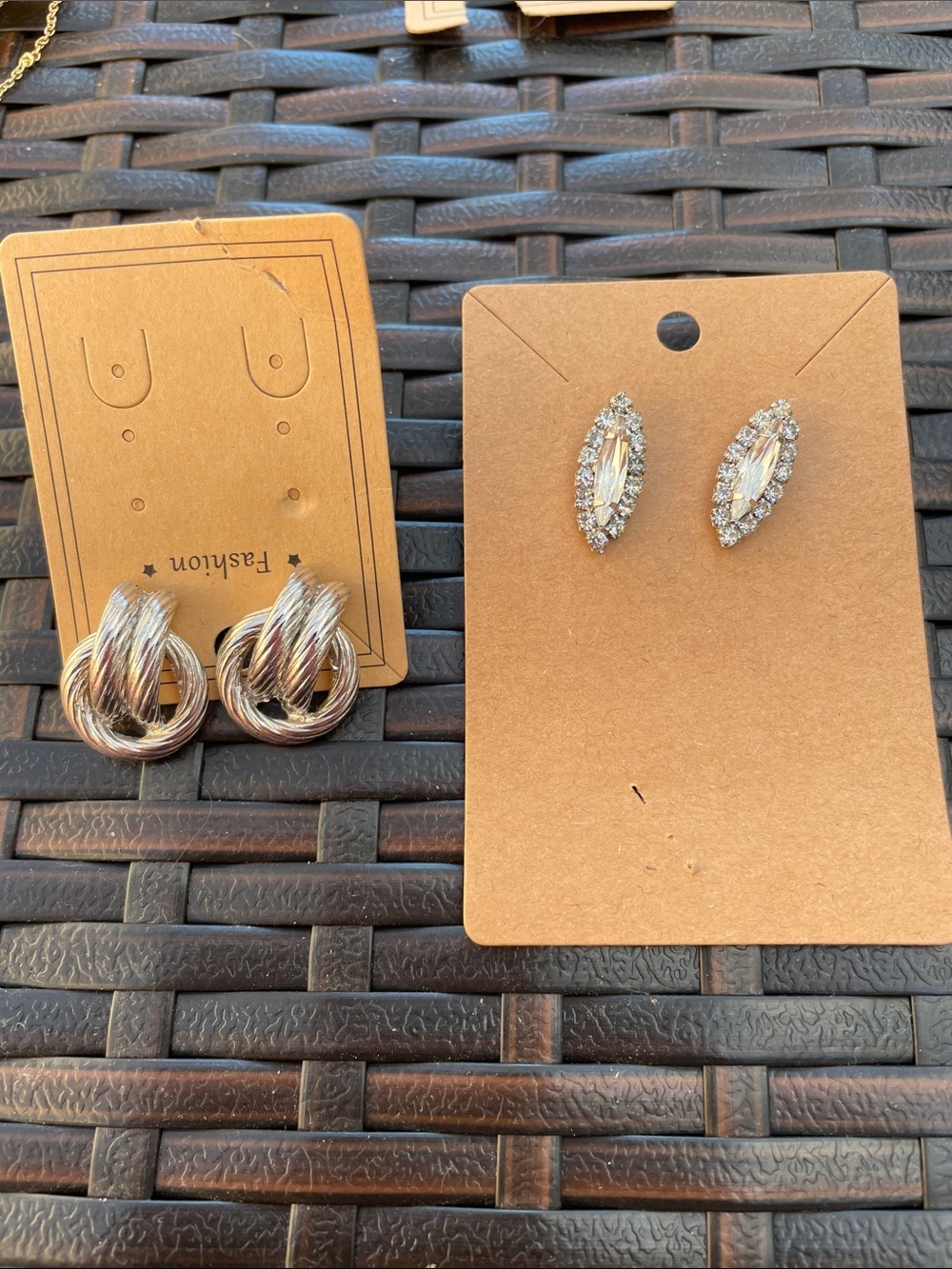 2 pair Earrings